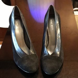 Nine West black suede pump with leather trim SZ 8